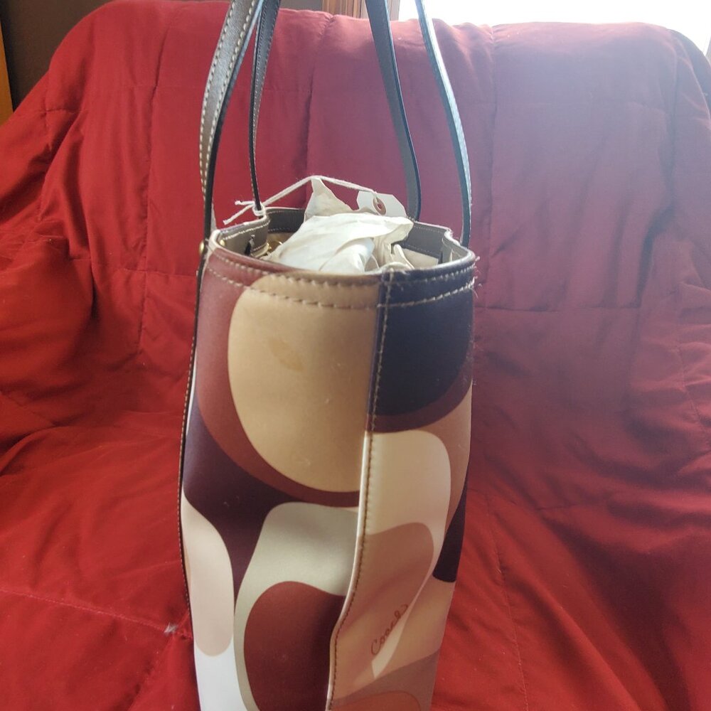 Coach Large Signature Sateen Multicolor Tote (C0768-11116) - Picture 4 of 12